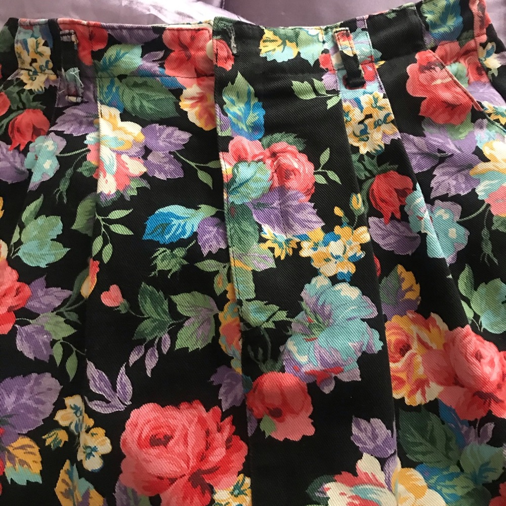 skirt - Picture 2 of 3